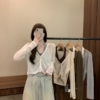 BY31425# 韓版溫柔掛脖假兩件休閒V領上衣