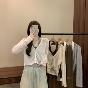 BY31425# 韓版溫柔掛脖假兩件休閒V領上衣