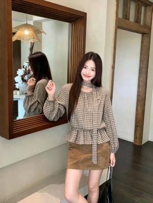 BY31503# 韓系溫柔收腰格紋上衣配飄帶